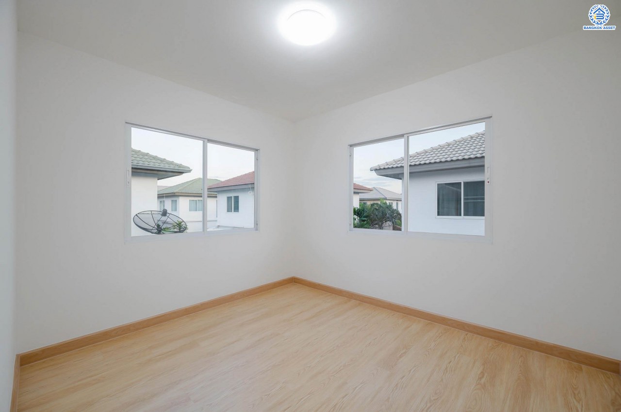 บ้านมือสองตกแต่งใหม่ สังคมคุณภาพแบรนด์ LH โครงการ อินนิซิโอ2 ปิ่นเกล้า-วงแหวน เนื้อที่ 50.3 ตร.ว. ฟังก์ชัน 3 ห้องนอน 2 ห้องน้ำ 1 ห้องอเนกประสงค์ จอดรถได้ 2 คัน บนทำเลศักยภาพ เดินทางสะดวก เชื่อมต่อทั้งปิ่นเกล้า-ศาลายา ใกล้เซ็นทรัลเวสต์เกต รถไฟฟ้าสายสีม่วง "สถานีตลาดบางใหญ่" และทางด่วน "กาญจนาภิเษก"...